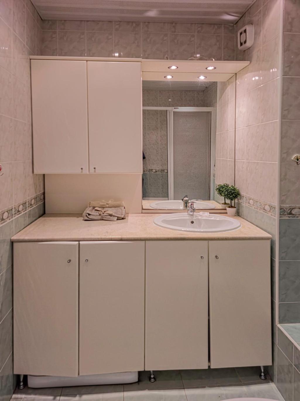 1-Bedroom Apartment