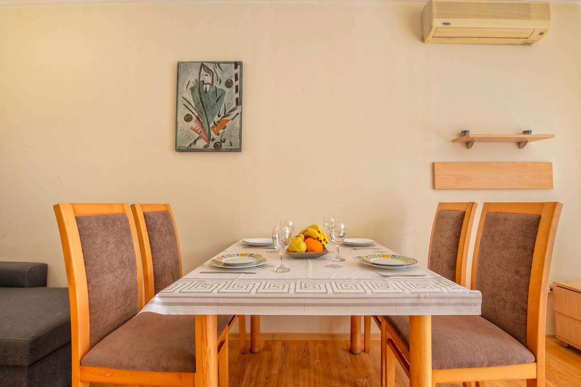 1-Bedroom Apartment